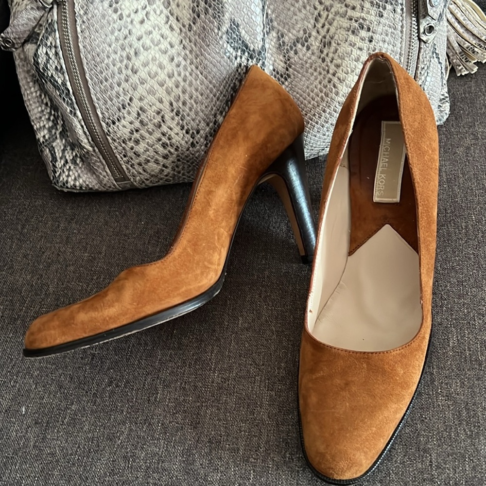MICHAEL KORS Made in Italy Brown Suede Luxury Heels/ Pumps Size 7 - Picture 1 of 12